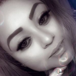 Meet your Posher, Raquel